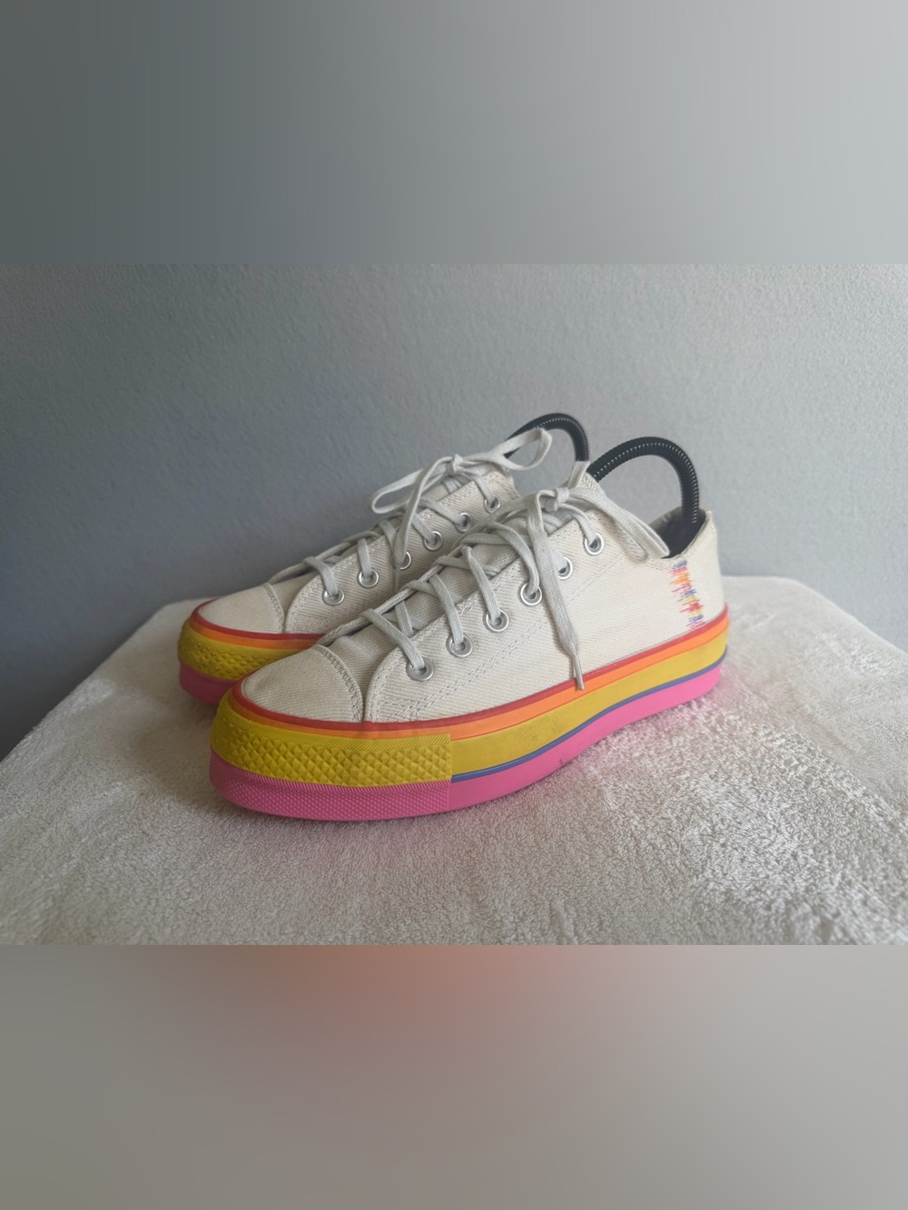 Converse Chuck Taylor All Star Womens Size 8 Beige Athletic Shoes Sneakers
